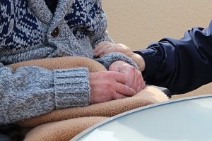 applying-for-long-term-care-subsidy-for-the-elderly-reduces-financial-pressure